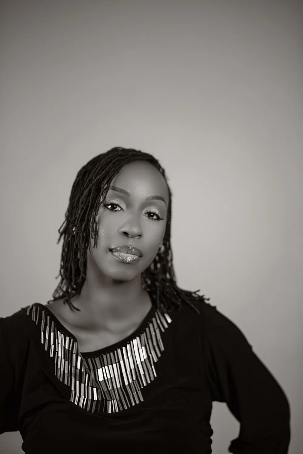 Black and white portrait of Paidemoyo Chideya